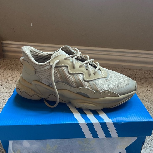 Adidas - Picture 4 of 4